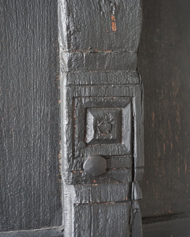 Rene Houtman Oude Kast | 2-Deurs | Zwart | H195 x B88 x D38 cm