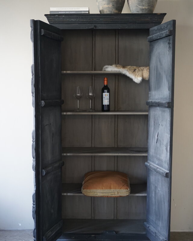 Rene Houtman Oude Kast | 2-Deurs | Zwart | H195 x B88 x D38 cm
