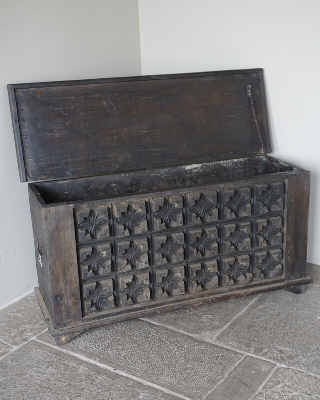 Rene Houtman Dekenkist Met Klep | Zwart | India | H59 x B120 x D41 cm