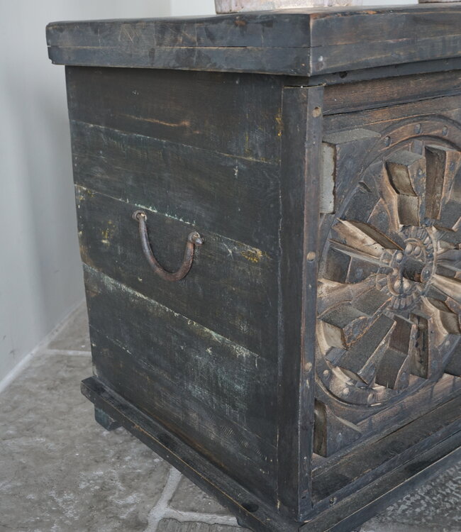 Rene Houtman Dekenkist Met Klep | Zwart | India | H51 x B130 x D40,5 cm