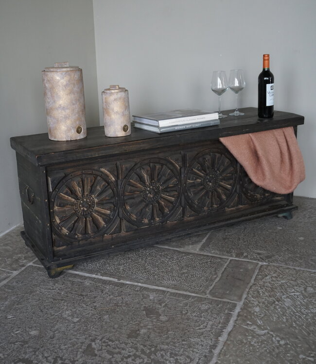 Rene Houtman Dekenkist Met Klep | Zwart | India | H51 x B130 x D40,5 cm