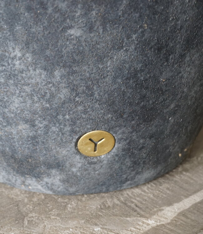 Brynxz Bolvaas Tall | Stone Black | H60 x D32 cm