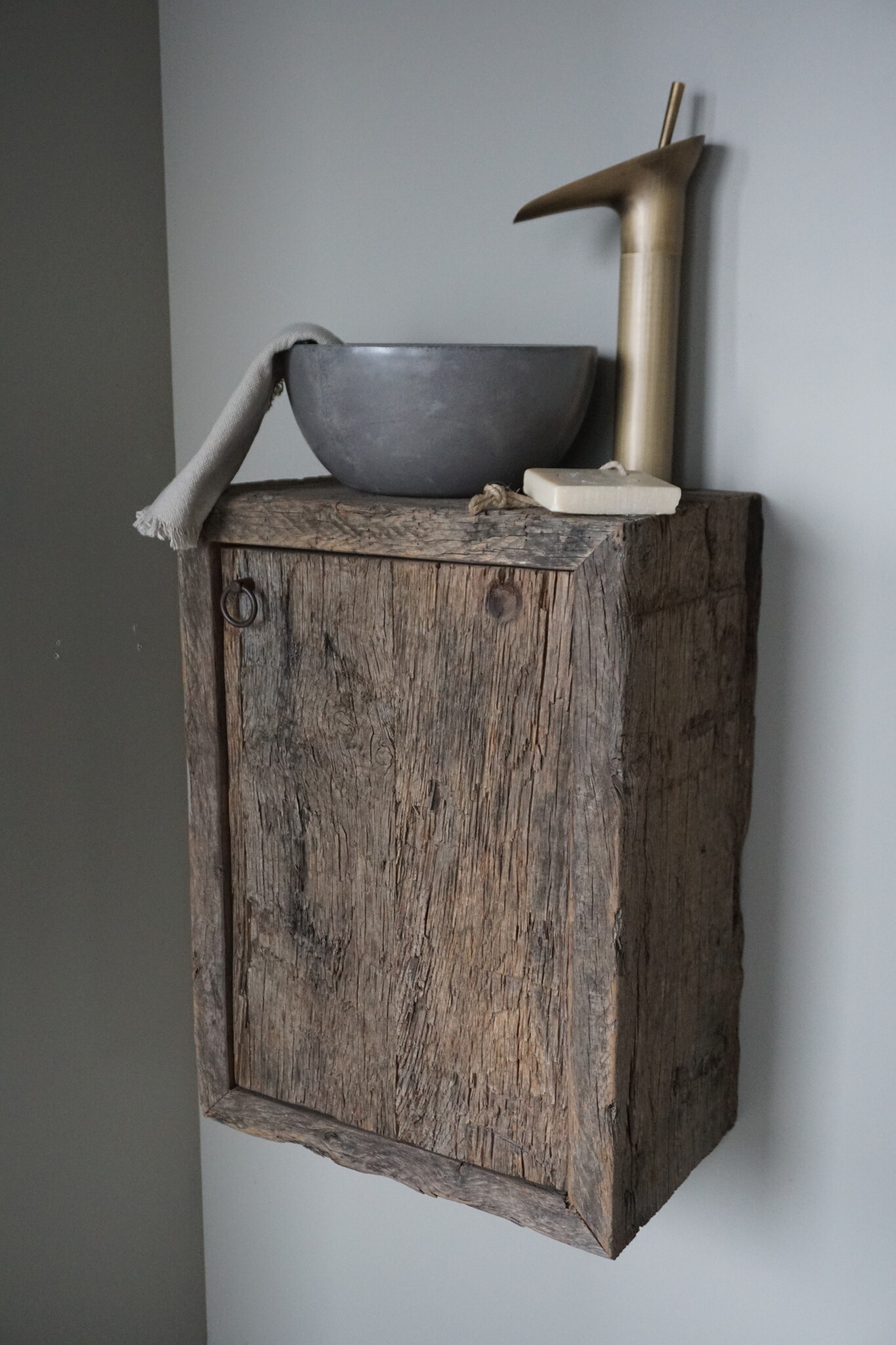 Rene Houtman Daantje Zwevend Toiletmeubel Geborsteld Oud Eiken H55 x B40 x D25