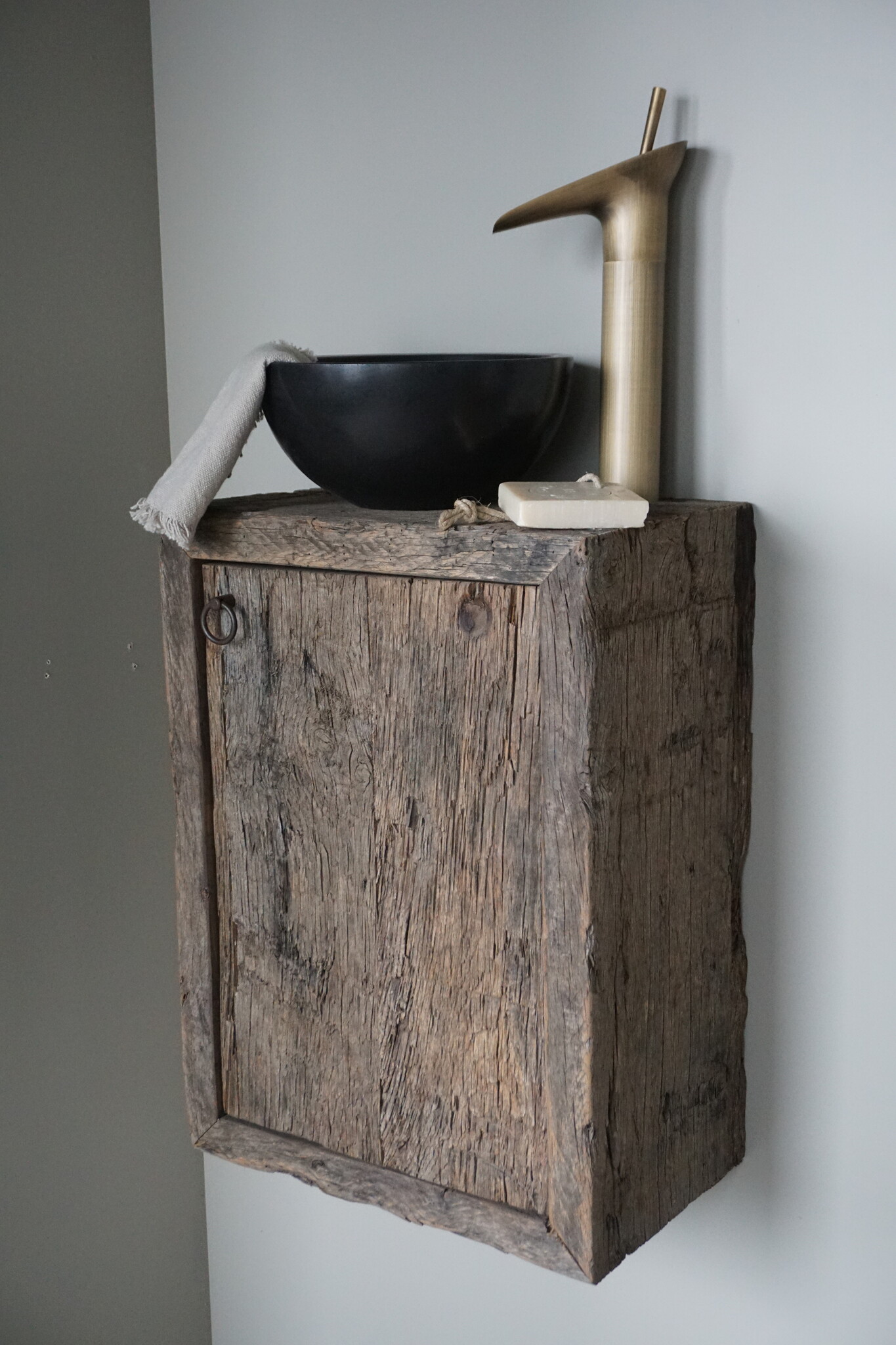 Rene Houtman Daantje Zwevend Toiletmeubel Geborsteld Oud Eiken H55 x B40 x D25