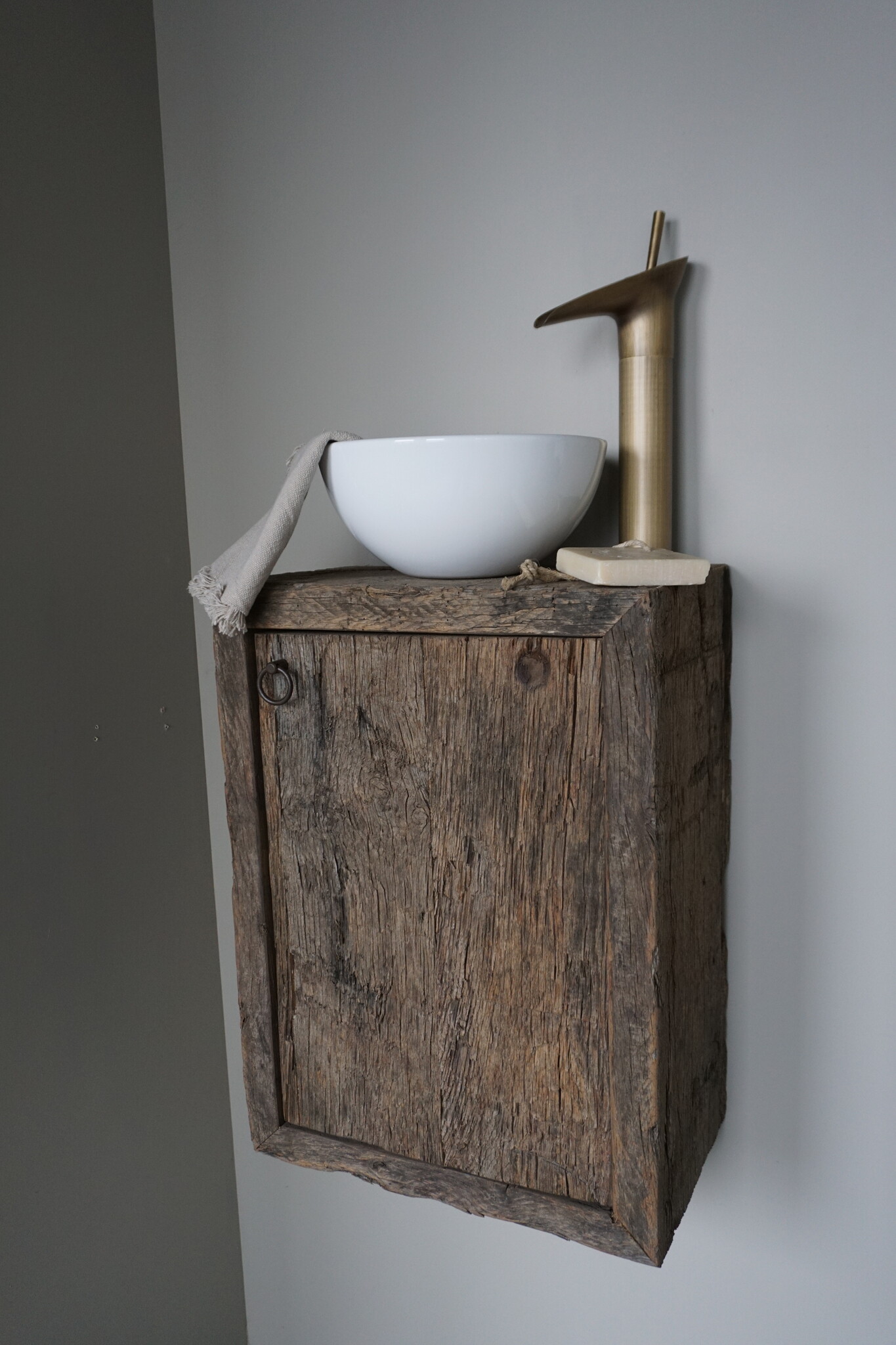 Rene Houtman Daantje Zwevend Toiletmeubel Geborsteld Oud Eiken H55 x B40 x D25