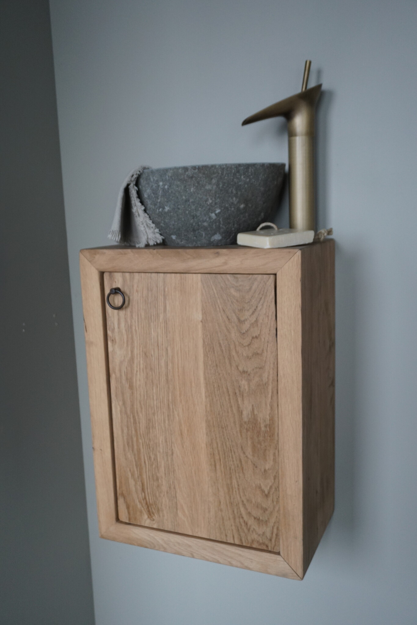 Rene Houtman Daantje Zwevend Toiletmeubel Geschaafd Oud Eiken H55 x B40 x D25