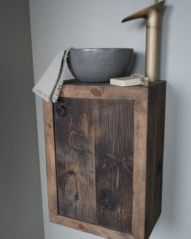 Rene Houtman Daantje Zwevend Toiletmeubel Grenen Wagondelen H55 x B40 x D25