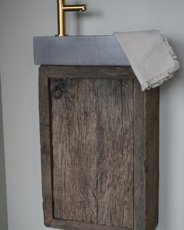 Rene Houtman Daantje Zwevend Toiletmeubel Geborsteld Eiken | H55,5 x B36 x D17
