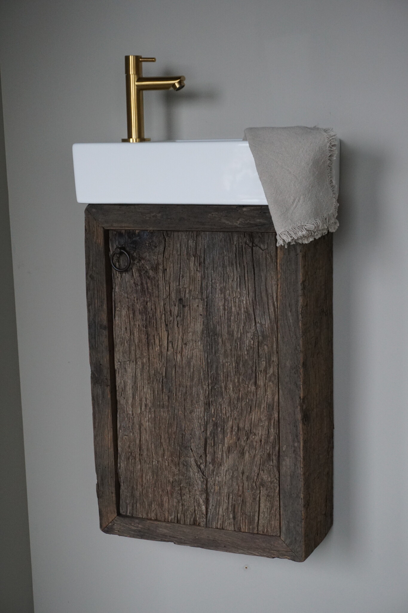 Rene Houtman Daantje Zwevend Toiletmeubel Geborsteld Eiken | H55,5 x B36 x D17