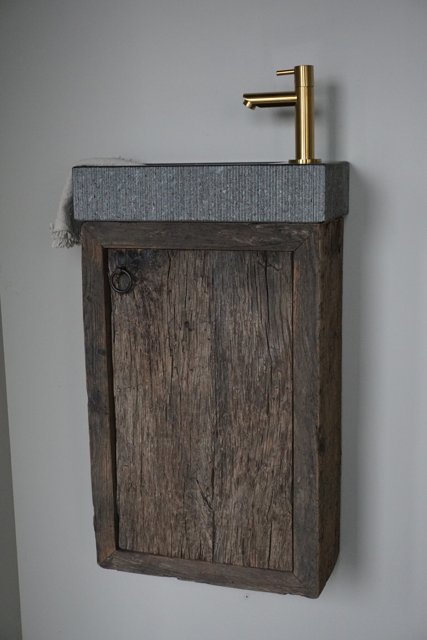 Rene Houtman Daantje Zwevend Toiletmeubel Geborsteld Eiken | H55,5 x B36 x D17