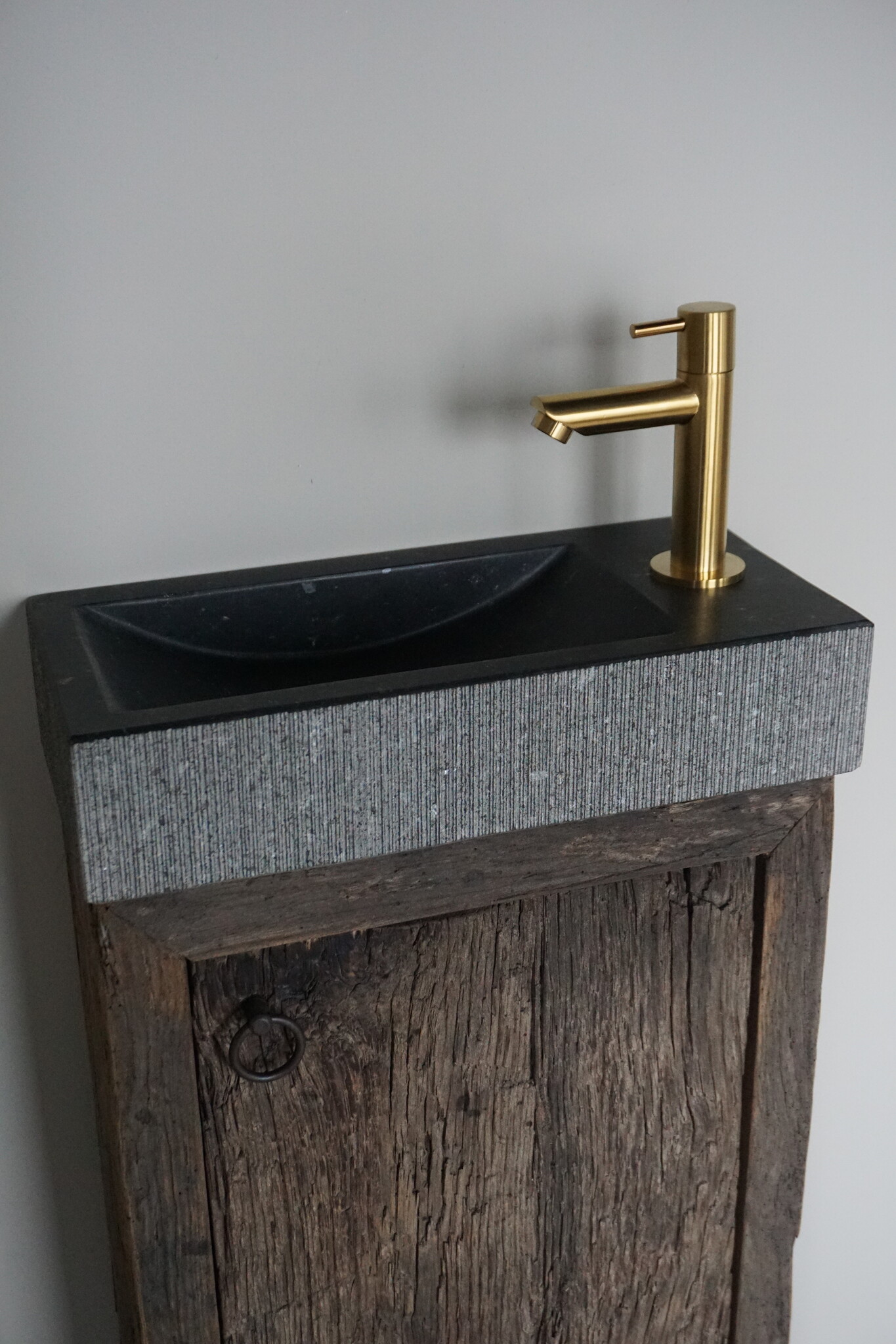 Rene Houtman Daantje Zwevend Toiletmeubel Geborsteld Eiken | H55,5 x B36 x D17