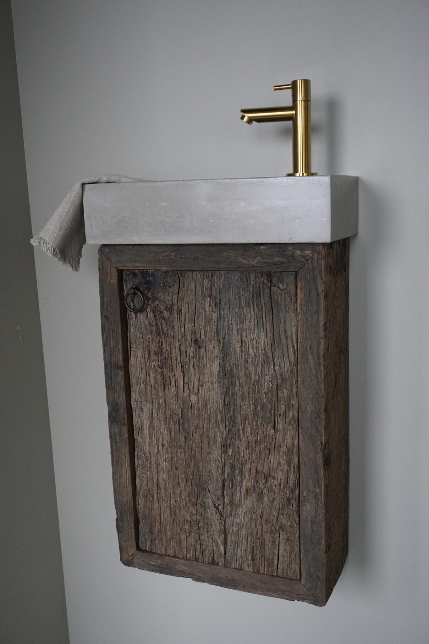 Rene Houtman Daantje Zwevend Toiletmeubel Geborsteld Eiken | H55,5 x B36 x D17