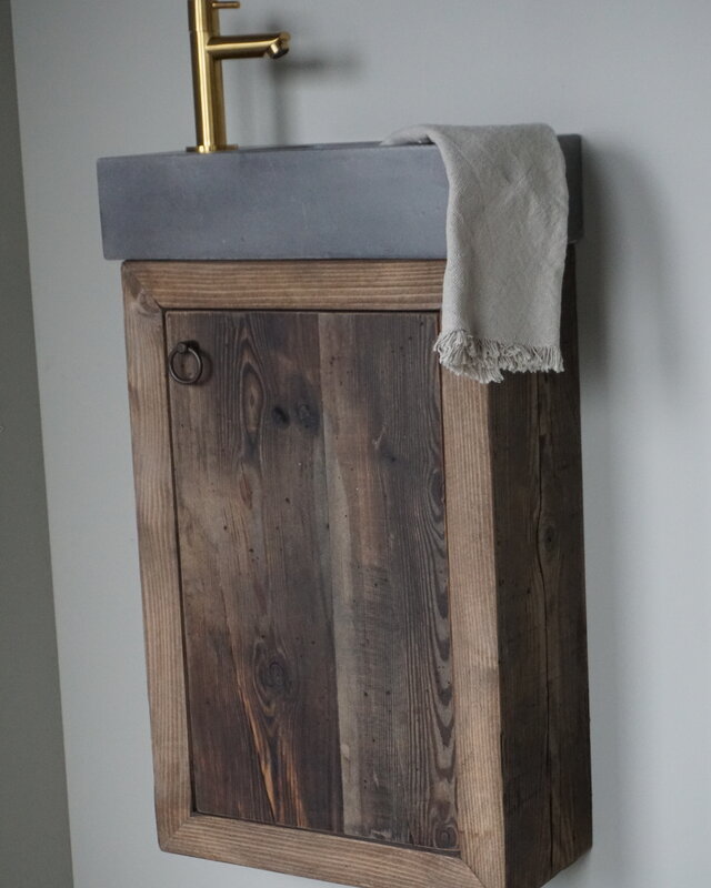 Rene Houtman Daantje Zwevend Toiletmeubel Grenen Wagondelen | H55,5 x B36 x D17