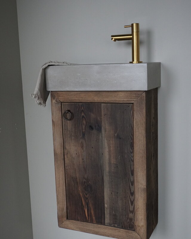 Rene Houtman Daantje Zwevend Toiletmeubel Grenen Wagondelen | H55,5 x B36 x D17