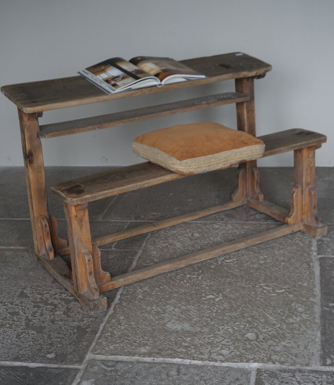 Rene Houtman Oud Schoolbankje | H77 x B122 x D65 cm