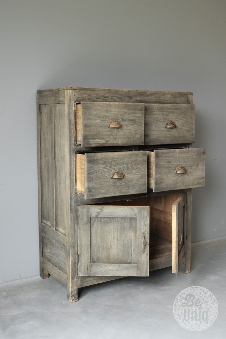 Be-Uniq Oude Ladekast | Rustiek Verweerd | H122xB89xD45 cm