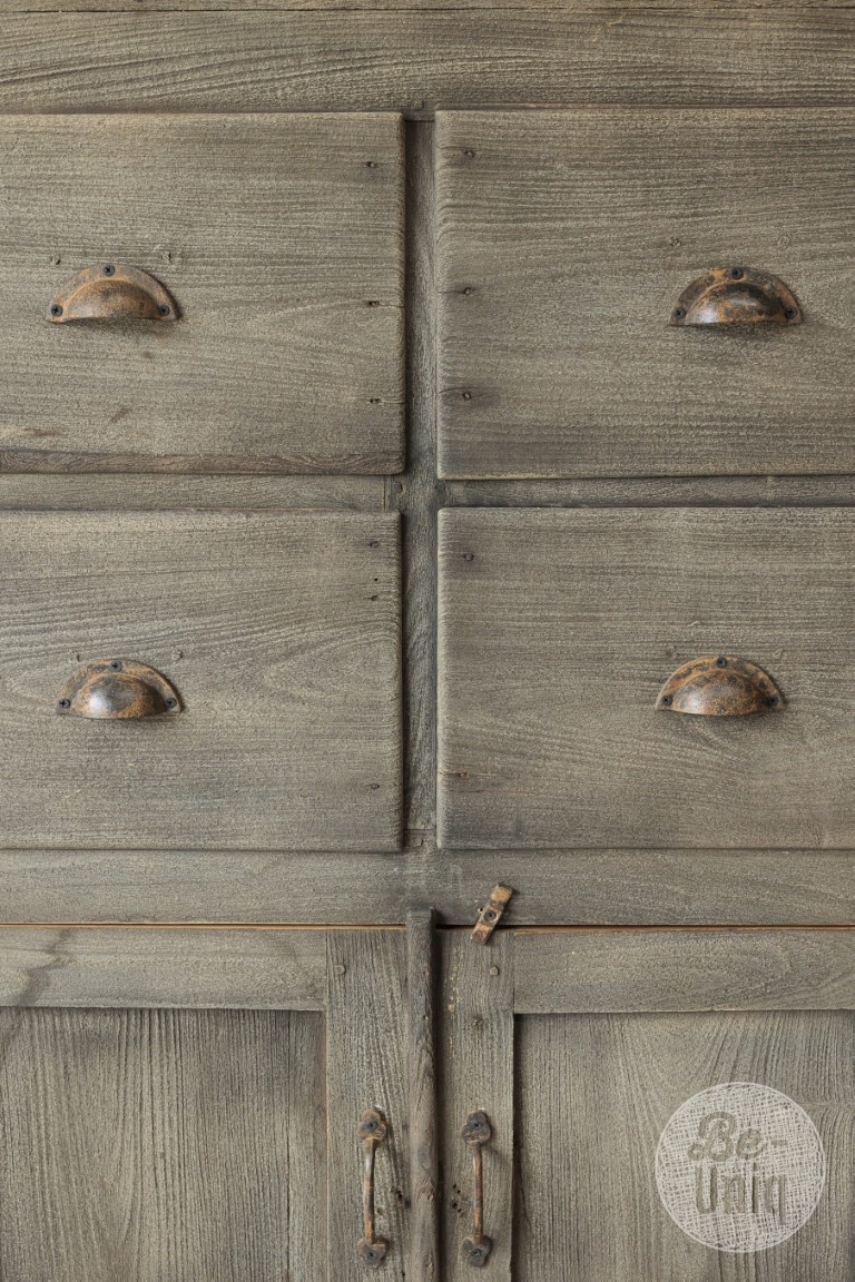 Be-Uniq Oude Ladekast | Rustiek Verweerd | H122xB89xD45 cm