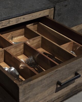 Be-Uniq Keukenelement | Bestektray | Oud Hout