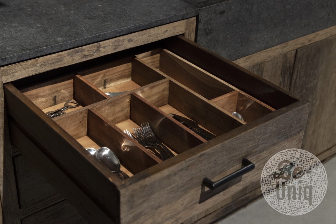 Be-Uniq Keukenelement | Bestektray | Oud Hout