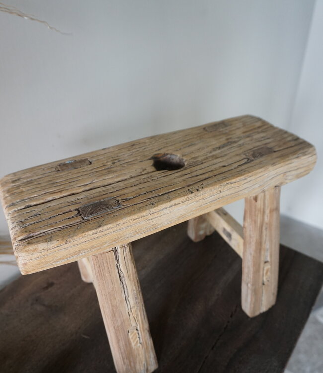 Rene Houtman Oud Vensterbank Krukje | China | H23,5 x B35,5 x D14 Cm