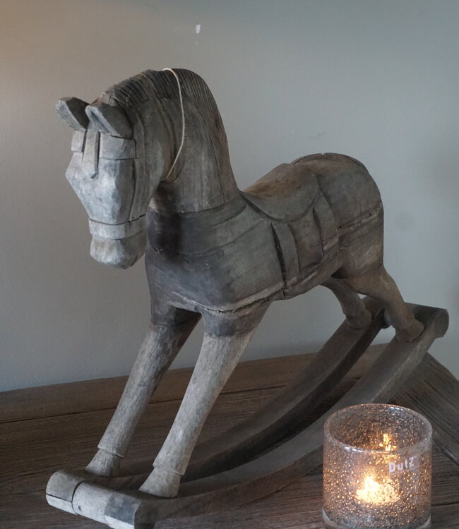 Aura Peeperkorn Oud Houten Hobbelpaard | Aura Peeperkorn | H42 x B54 x D11 cm