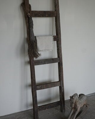 Aura Peeperkorn Ladder Old Farm | H160 x B44.5