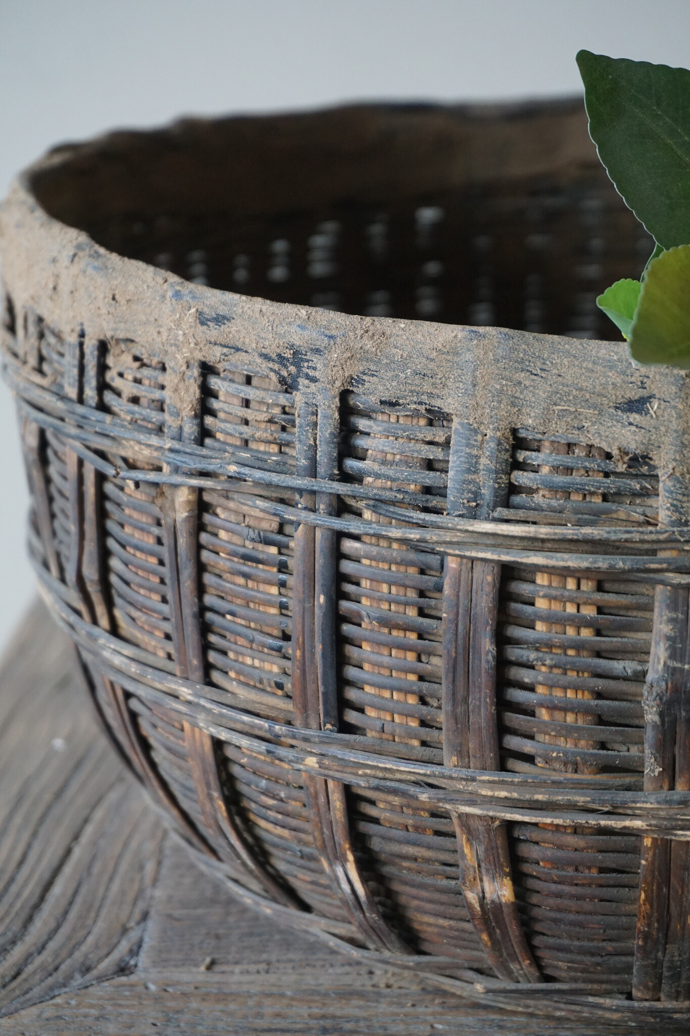 Aura Peeperkorn Gewoven Bamboo Mand | D45 x H21 cm