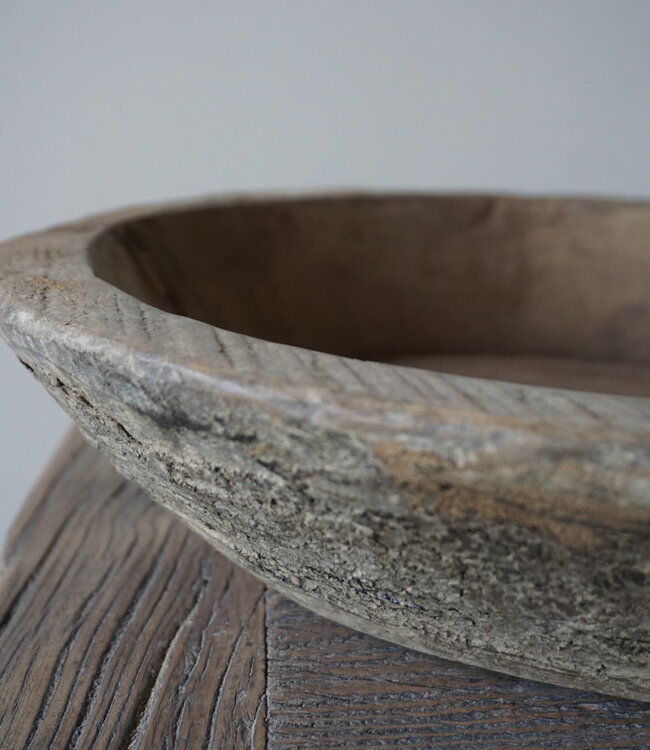 Aura Peeperkorn Oud Houten Schaal Rustiek | D42 x H 9 cm