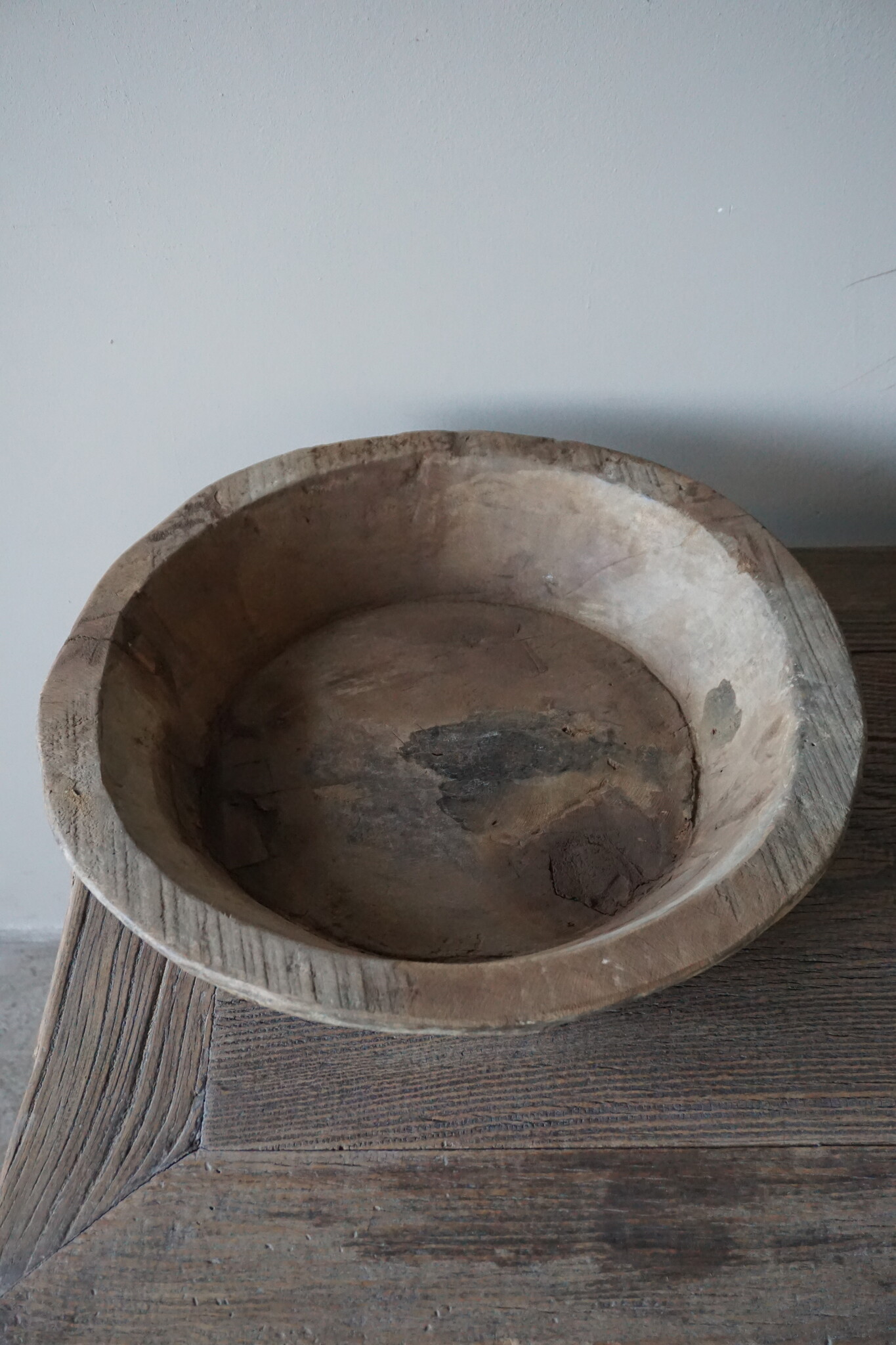 Aura Peeperkorn Oud Houten Schaal Rustiek | D42 x H 9 cm
