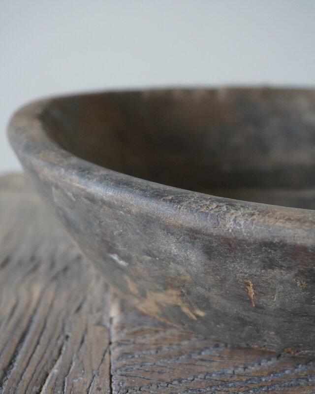Aura Peeperkorn Oud Houten Schaal Rustiek | D32,5 x H 7,5 cm