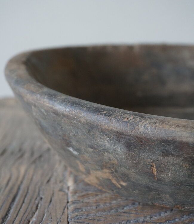 Aura Peeperkorn Oud Houten Schaal Rustiek | D32,5 x H 7,5 cm