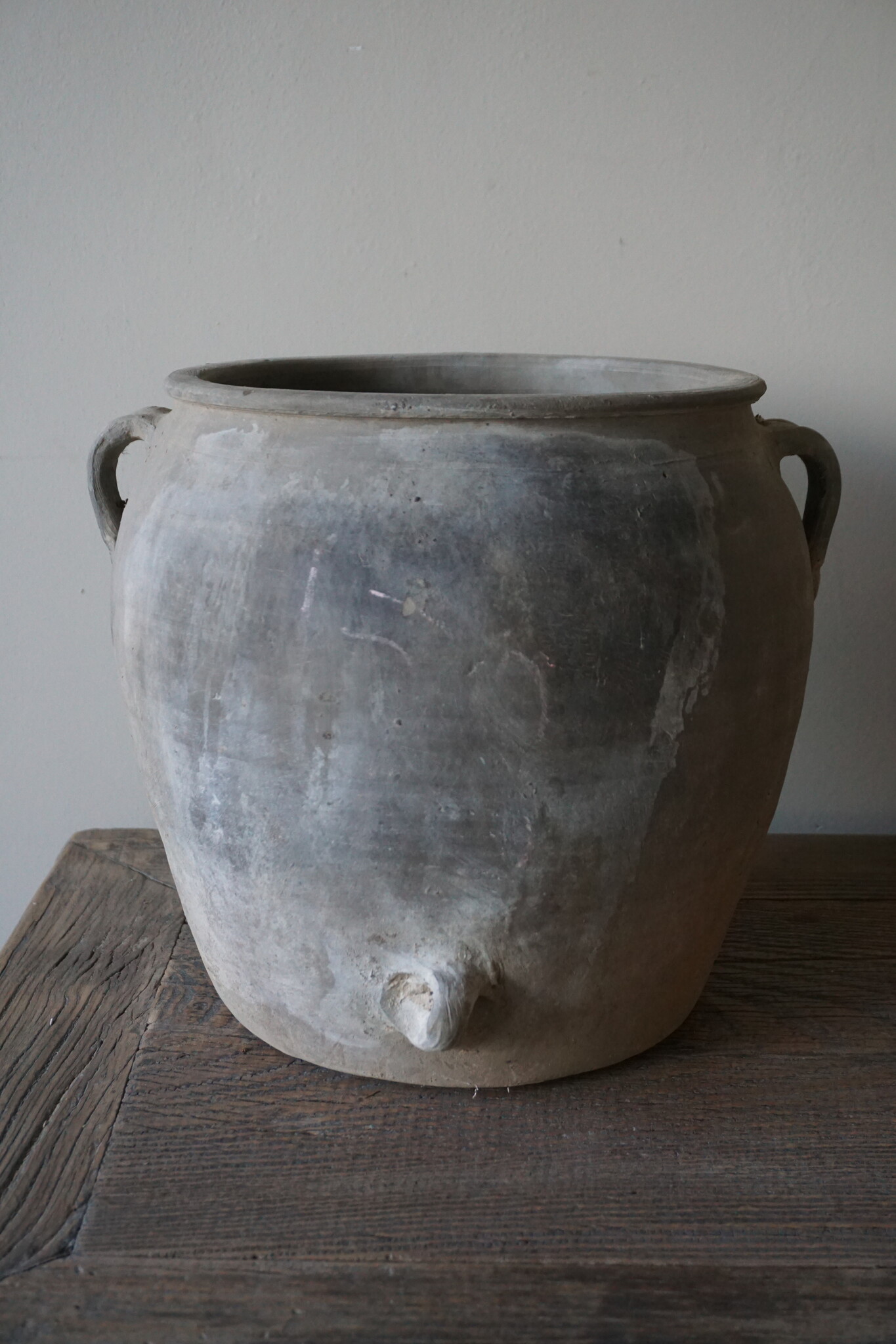 Aura Peeperkorn Rustieke Terracotta Pot Grijs | D32 x H30 cm
