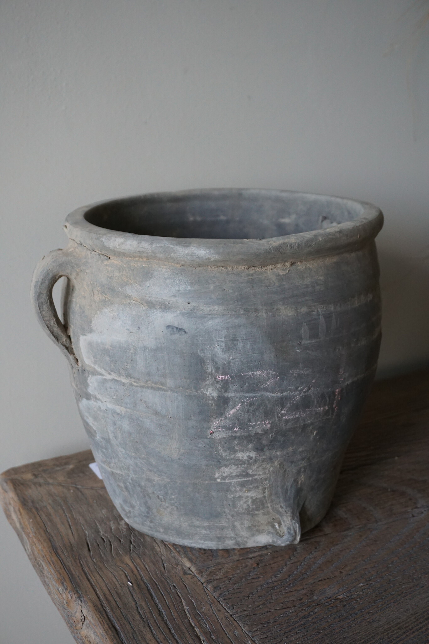 Aura Peeperkorn Rustieke Terracotta Pot Grijs| D26,5 x H27 cm