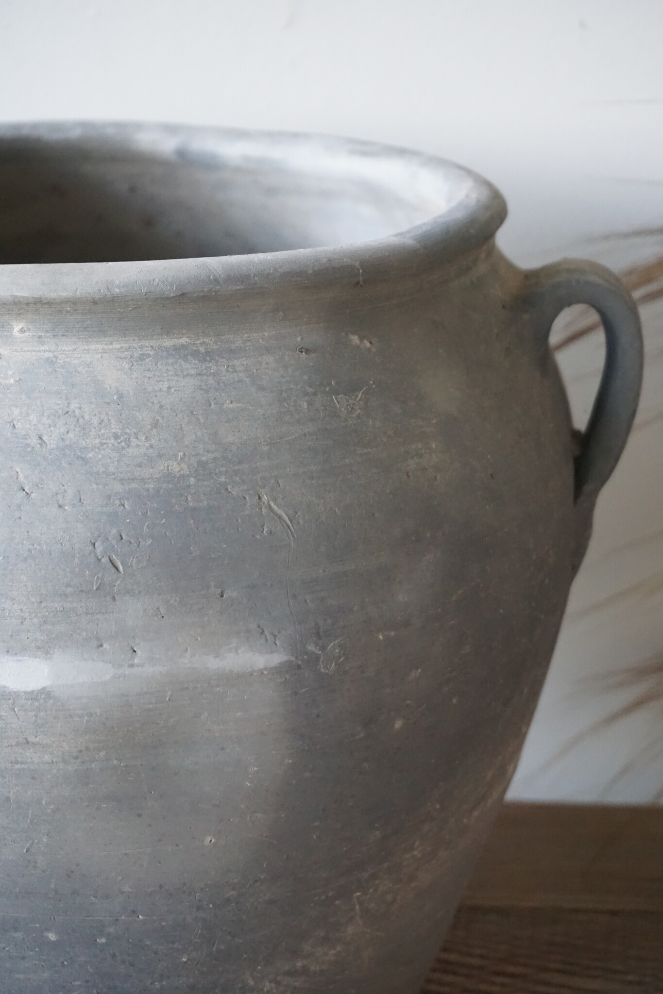 Aura Peeperkorn Rustieke Terracotta Pot Grijs | D30 x H32 cm