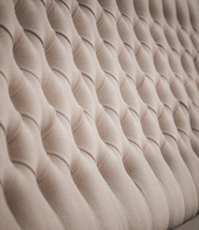 Rene Houtman Eetkamerbank Jolijn Capiton | Verschillende Stofkeuzes |