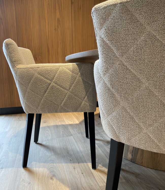 Rene Houtman Eetkamerstoel/Armstoel Jenny | Verschillende Stofkeuzes |