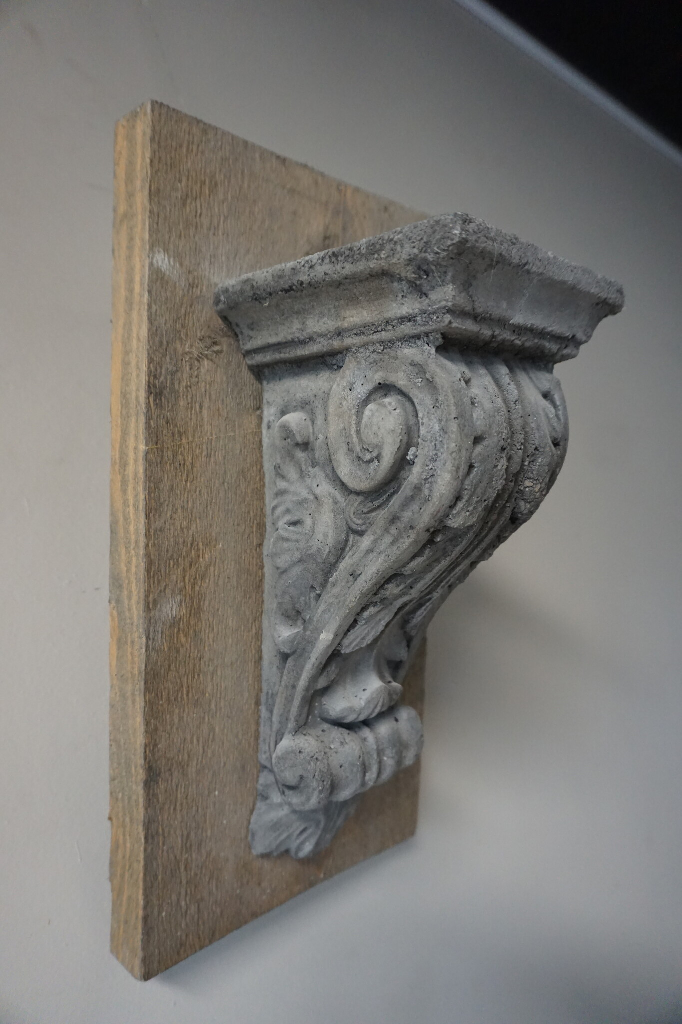 Il Cupido Wandconsole | Ornament | H40 x B20 x D17 cm