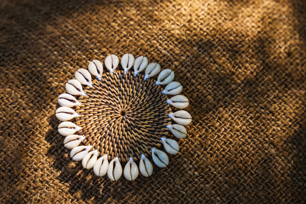 Bazar Bizar De Colonial Shell Onderzetter - Naturel Bruin