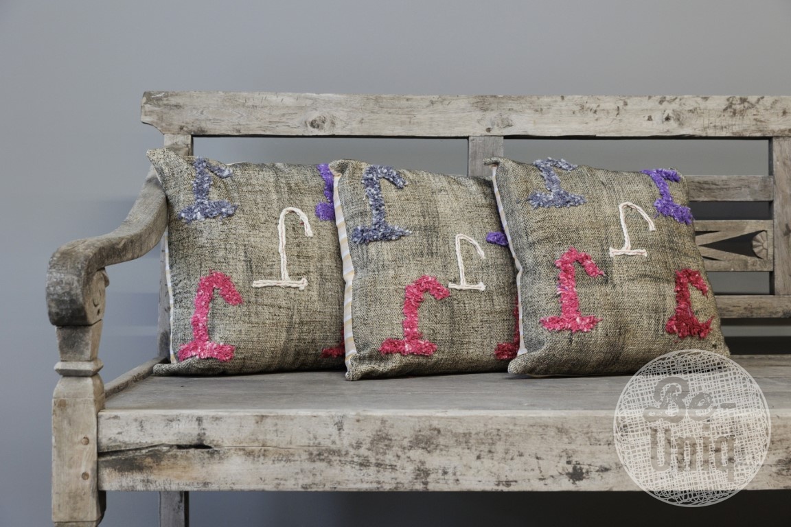 Be-Uniq Sierkussen L | Kleurrijk Motief | H45 x B45 cm