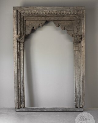 Be-Uniq Oude Poort | India | H246 x B171 x D30 cm