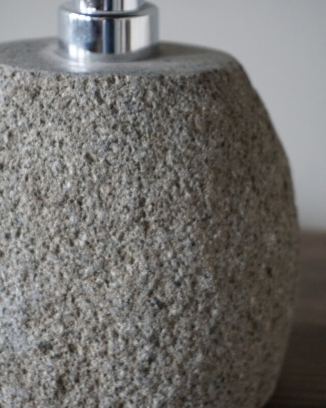 Rene Houtman Zeepdispenser | Riviersteen Graniet | D12 x H13