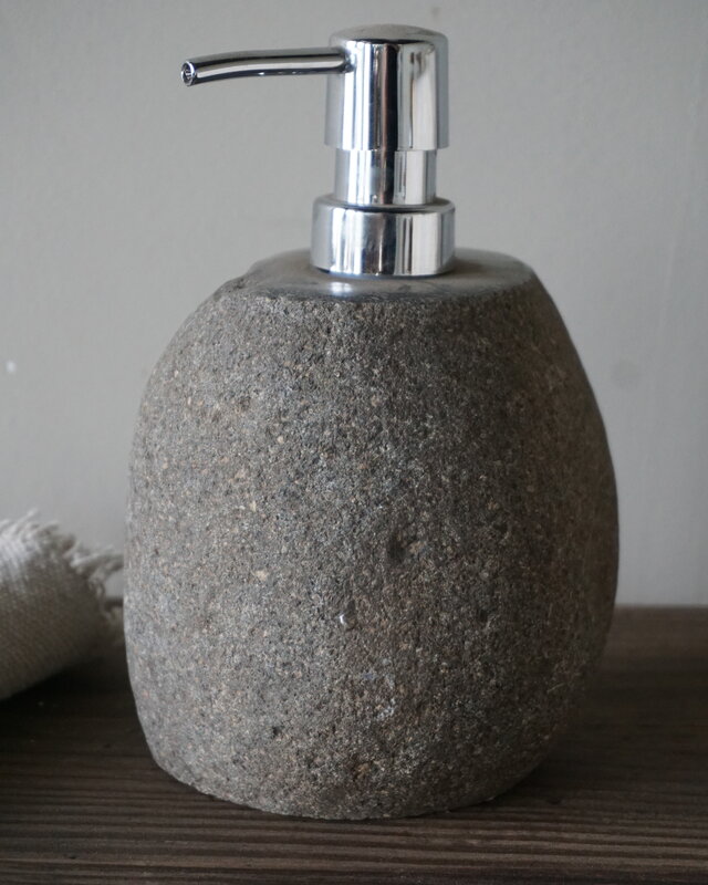 Rene Houtman Zeepdispenser | Riviersteen Graniet | D12 x H13