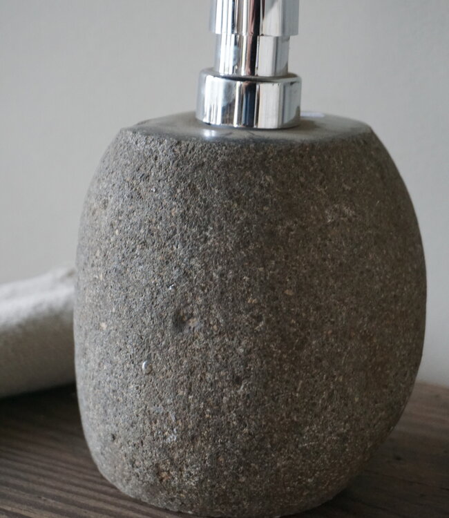 Rene Houtman Zeepdispenser | Riviersteen Graniet | D12 x H13