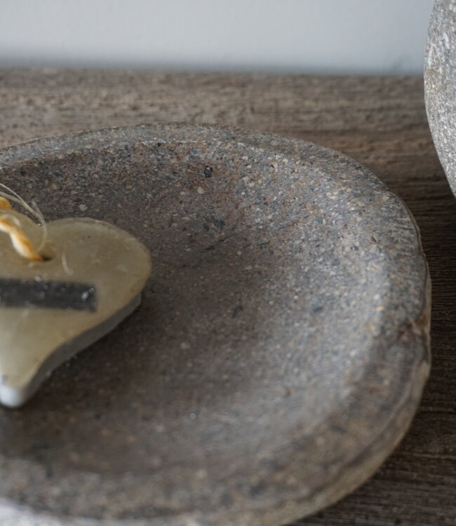 Rene Houtman Natuurstenen Schaaltje | Graniet | B15 x D13 x H2,5 cm