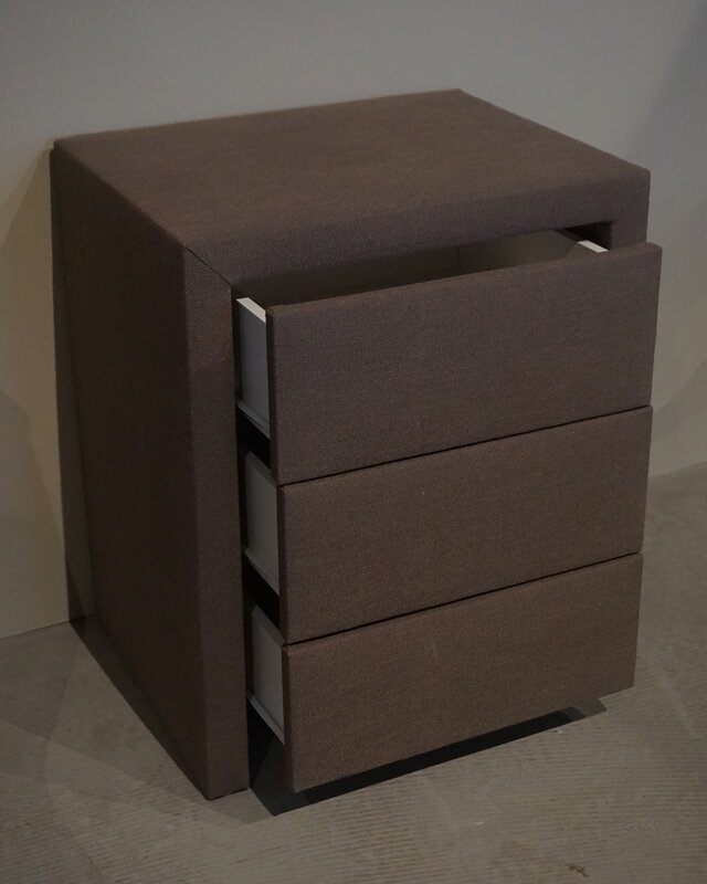 Rene Houtman Nachtkastje Stof | 3 Laden | H61xB50xD40 cm