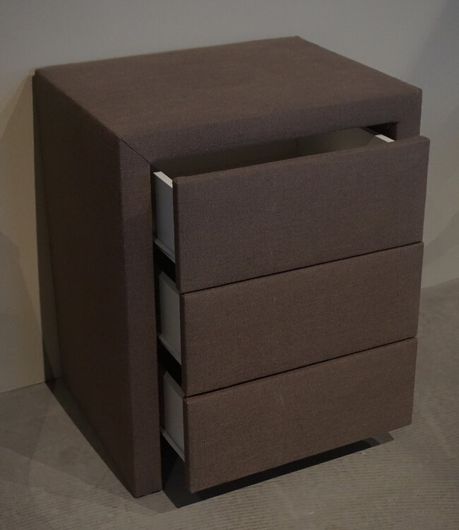 Rene Houtman Nachtkastje Stof | 3 Laden | H61xB50xD40 cm