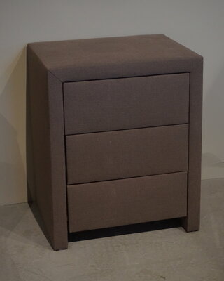 Rene Houtman Nachtkastje Stof | 3 Laden | H61xB50xD40 cm