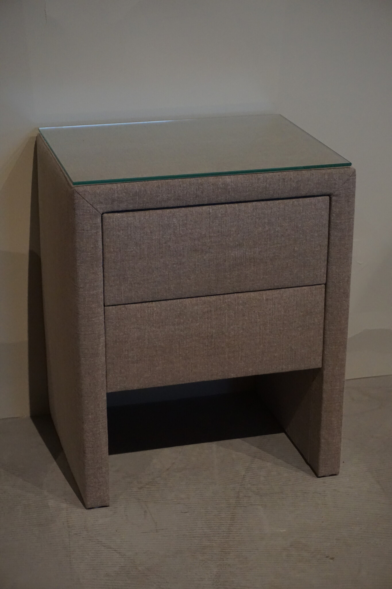 Rene Houtman Nachtkastje Stof | 2 Laden | H61xB50xD40 cm