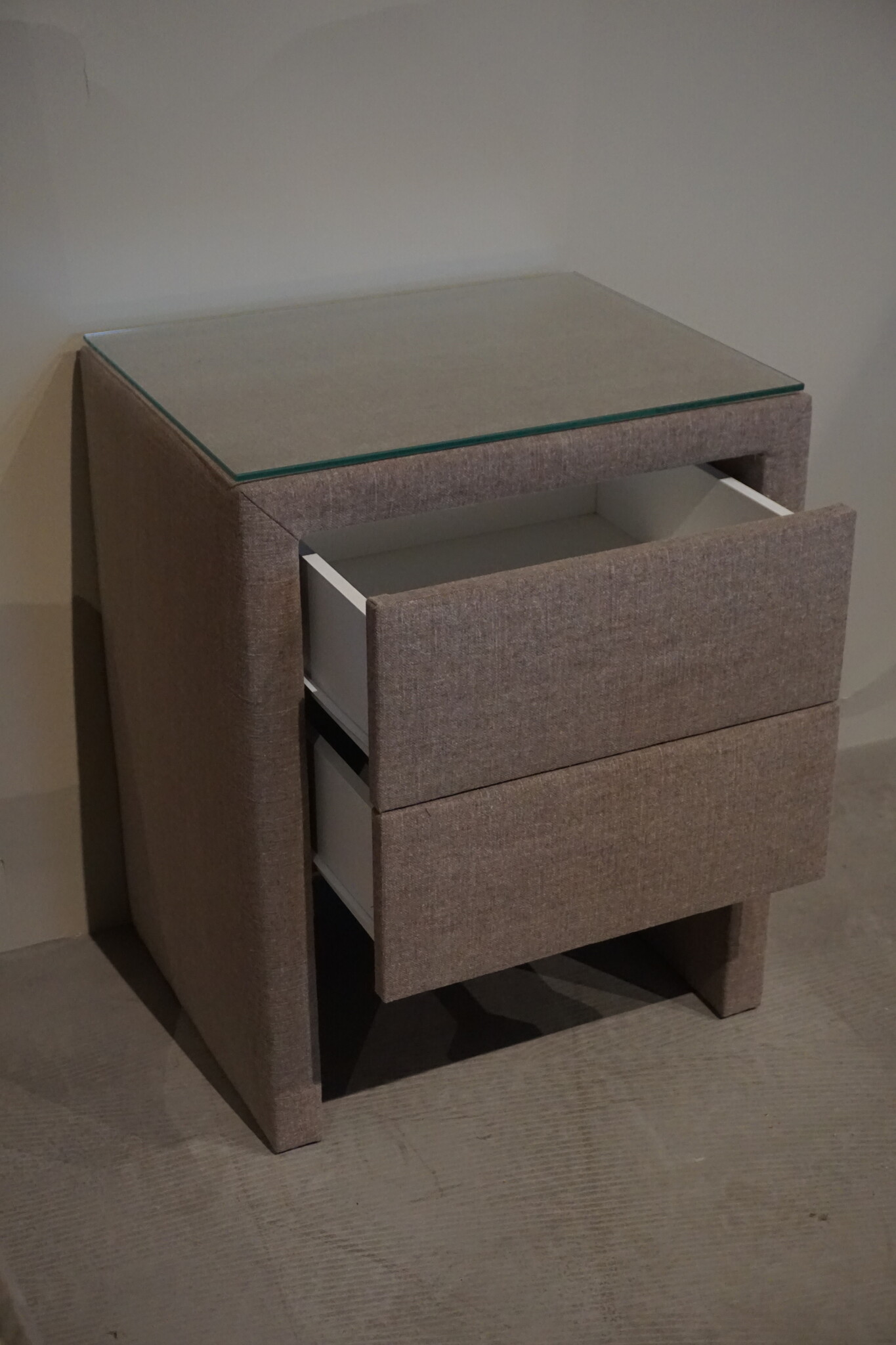 Rene Houtman Nachtkastje Stof | 2 Laden | H61xB50xD40 cm