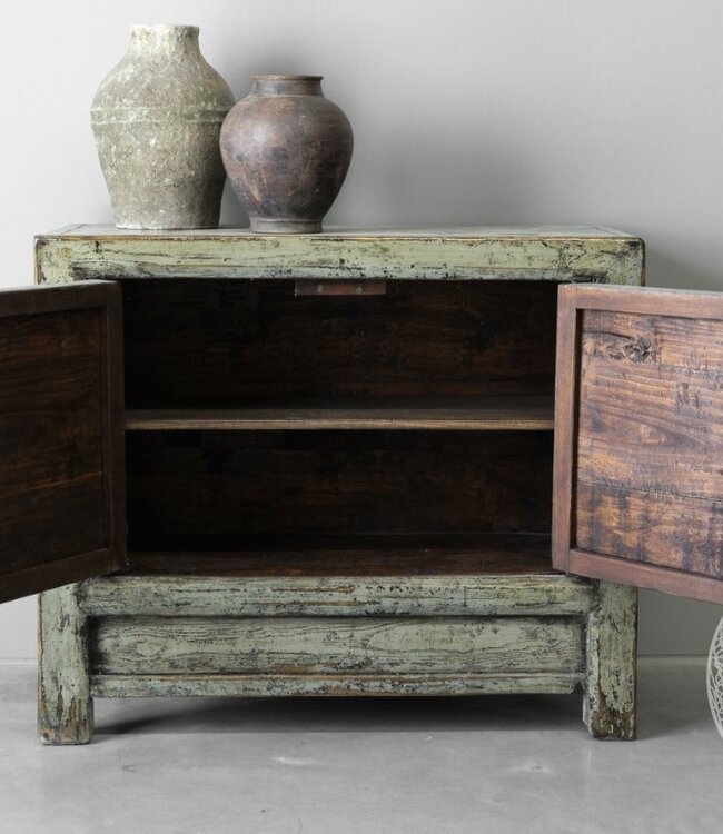 Be-Uniq Oud Dressoir | China | H84 x B98 x D44 cm